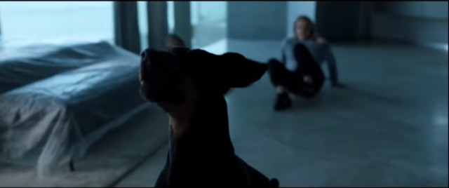 Zeus di film The Invisible Man (Foto: IMDb)