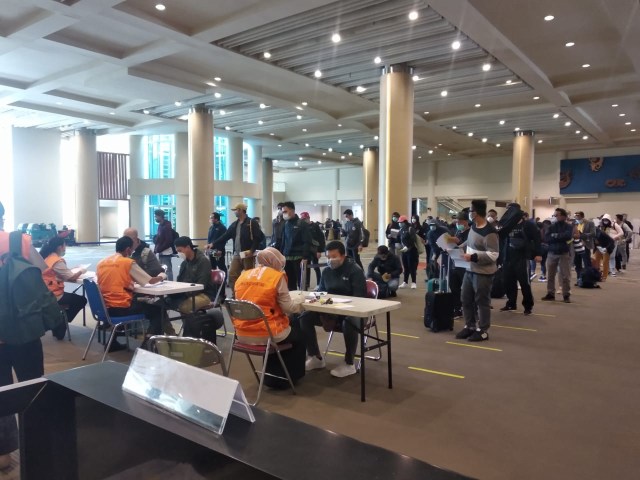 suasana kepulangan ABK di Bandara Ngurah Rai Foto: Istimewa