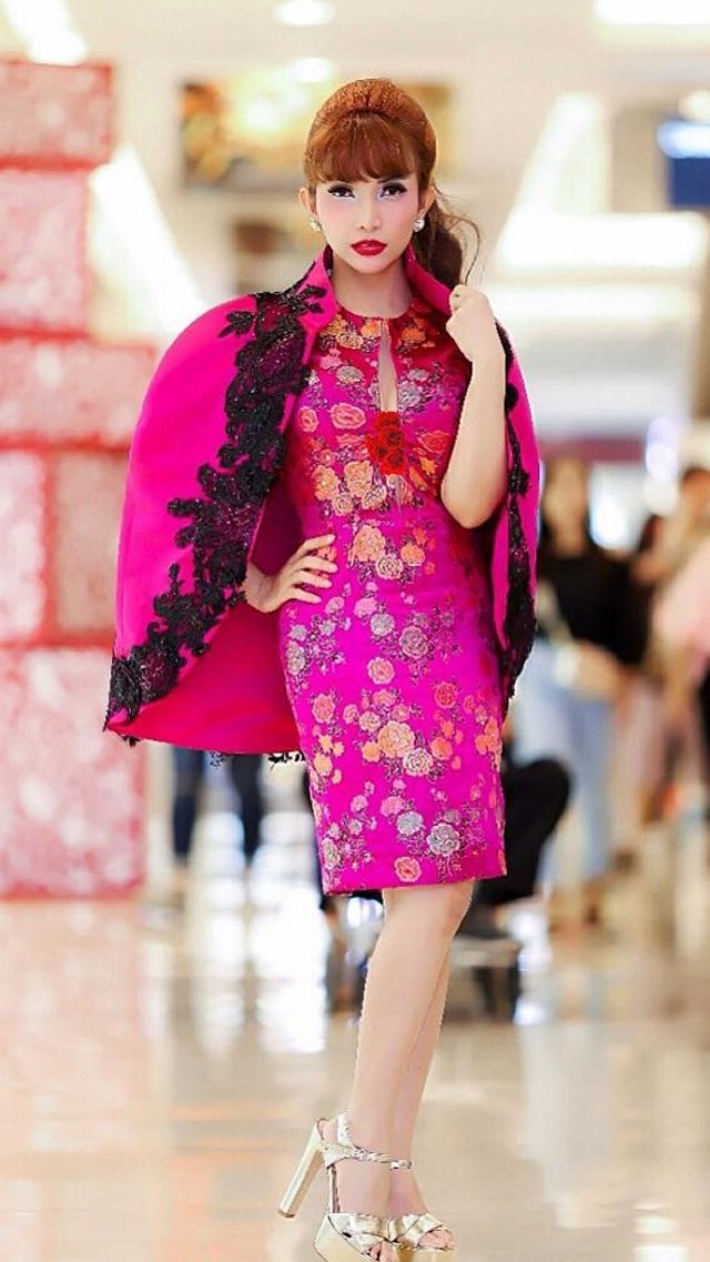 Artis Roro Fitria. Foto: Instagram @roro.fitria1989.