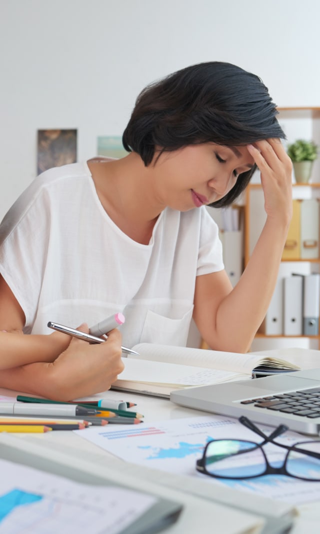 Ilustrasi ibu lelah atau kelelahan. Foto: shutterstock