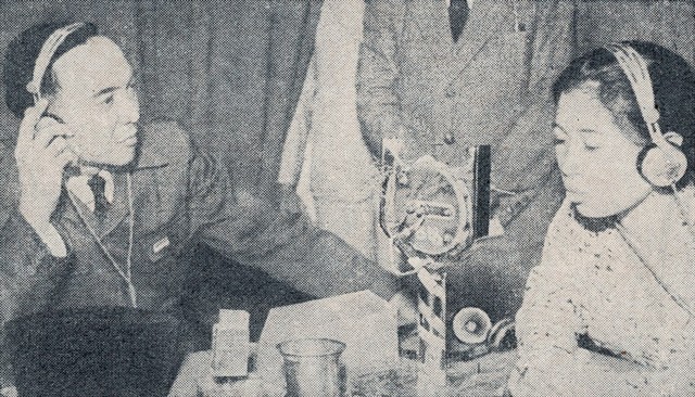 Sukarno dan Fatmawati. Dok: Wikimedaia/(in Indonesian) (1966) Bung Karno Penjambung Lidah Rakjat Indonesia, Jakarta: Gunung Agung, p. 235
