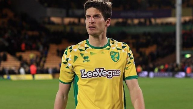 Timm Klose bermain untuk Norwich City. Foto: Sosial Media Klose.