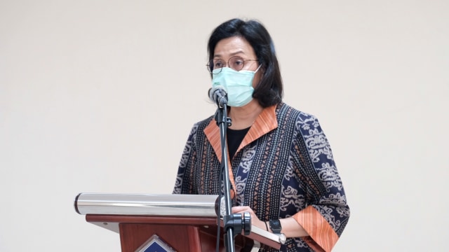 Menteri Keuangan RI Sri Mulyani saat melantik Kepala BKF dan Dirut LMAN. Foto: Dok. Kemenkeu RI