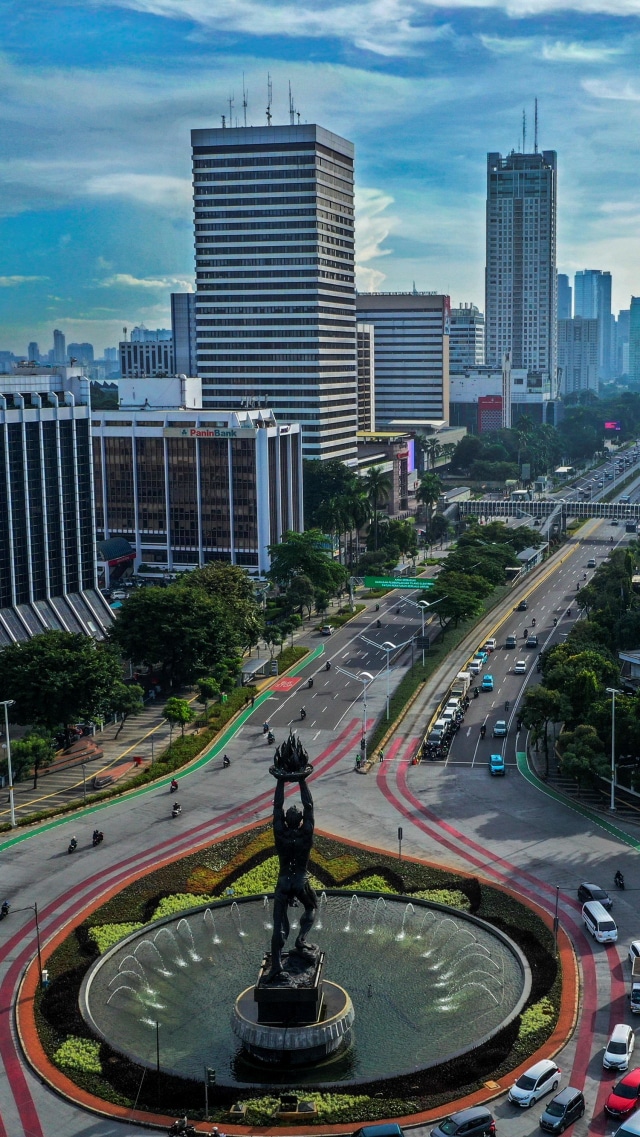 Ilustrasi Jalan Jendral Sudirman, Jakarta, Jumat (3/4/2020). Foto: ANTARA FOTO/Galih Pradipta