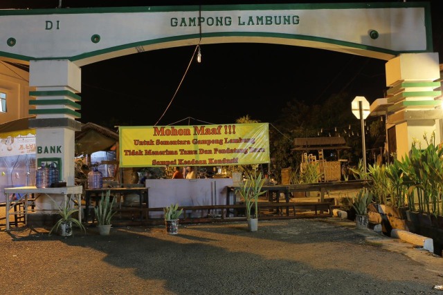 Portal jalan di pintu masuk Gampong Lambung, Banda Aceh. Foto: Abdul Hadi/acehkini