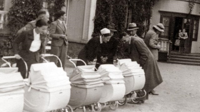 Bayi-bayi yang dilahirkan akan dibawa dan dibesarkan oleh negara | Foto oleh Riksarkivet (National Archives of Norway) dari Flickr.