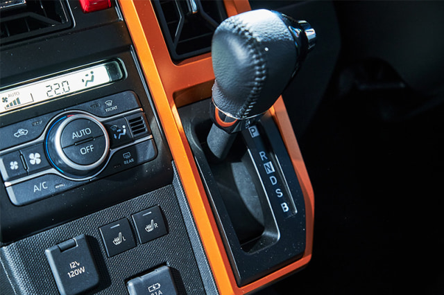 Tuas transmisi matik Daihatsu Taft Foto: dok. Go Out via Daihatsu