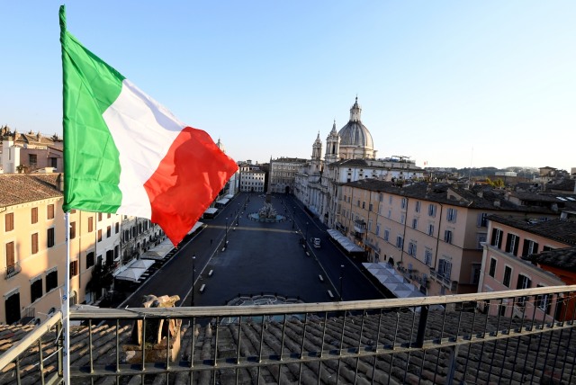 Suasana di Piazza Navona, Kota Roma, Italia, Sabtu (4/4). Foto: REUTERS/Alberto Lingria