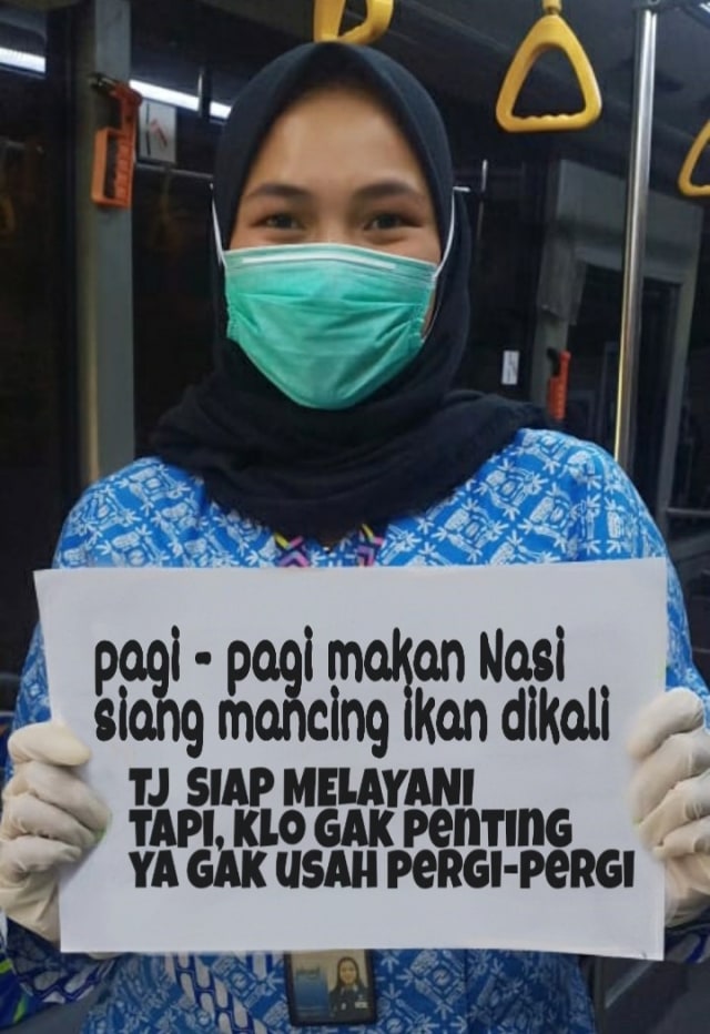 Transjakarta wajibkan penumpang pakai masker. Foto: Dok, Transjakarta