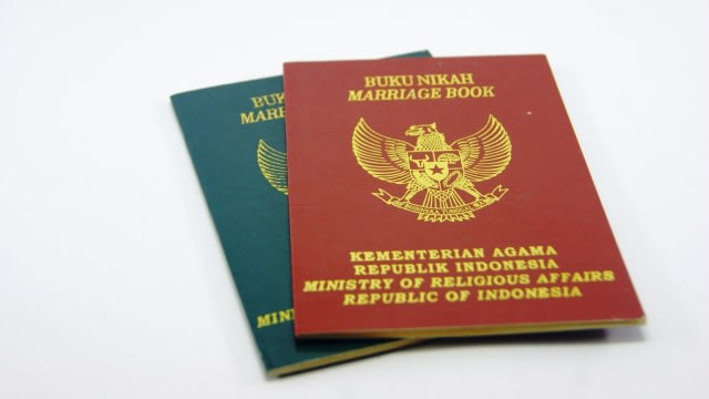 Ilustrasi Buku Nikah. Foto: Shutter Stock