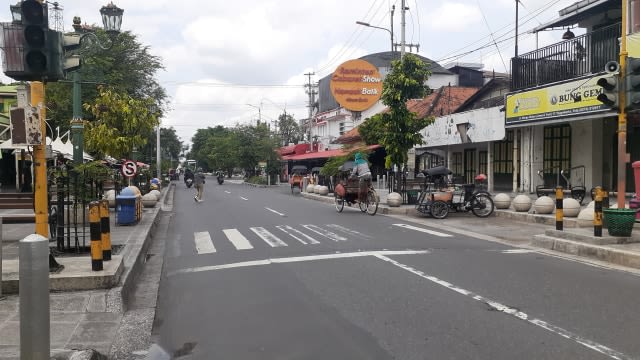 Jalanan di Yogyakarta yang sepi kendaraan. Foto: Kumparan.