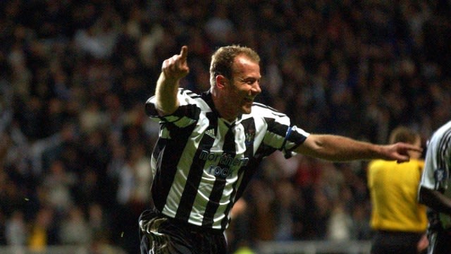 Alan Shearer saat berkostum Newcastle. (Foto: AFP / Paul Barker)