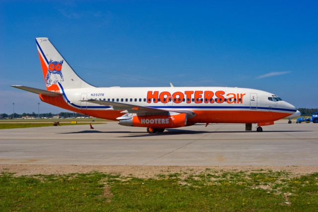 Maskapai penerbangan Hooters Air Foto: Shutter Stock