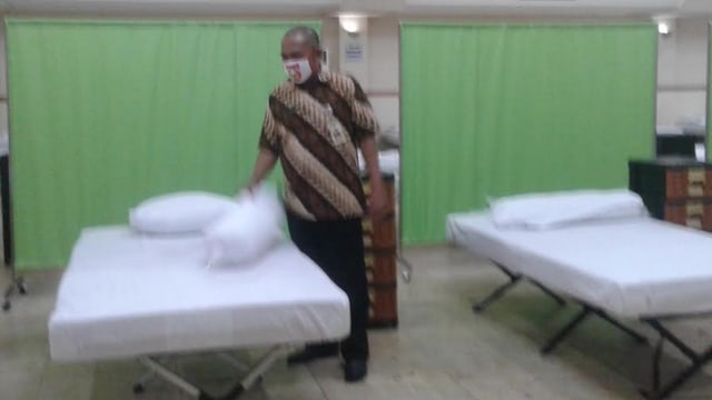 Wali Kota Solo, Jawa Tengah, FX Hadi Rudyatmo, saat kunjungi Graha Wisata. (Agung Santoso)