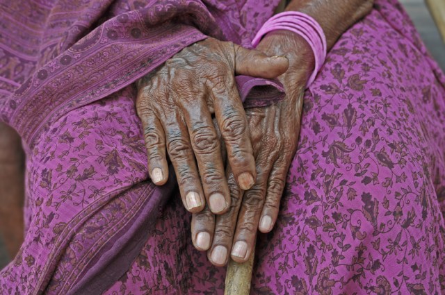 Ilustrasi lansia perempuan Foto: Shutter Stock