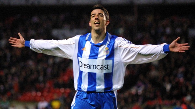 Roy Makaay, aktor kunci keberhasilan Deportivo La Coruna juara La Liga 1999/2000. Foto: AFP/Patrick Hertzog