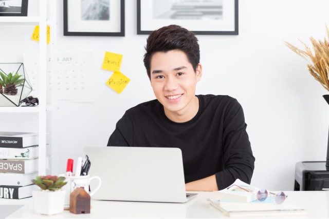 Pria pendiam bisa lebih menarik. Foto: Shutterstock