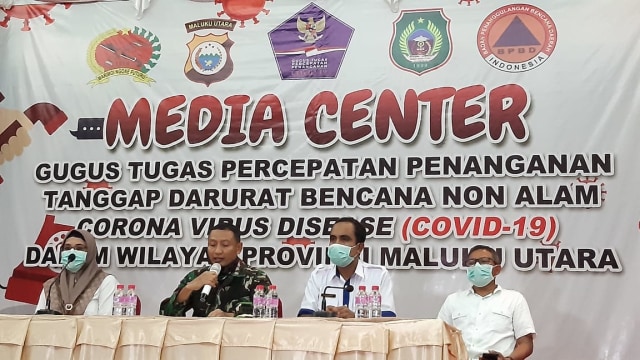 Gugus Tugas Peercepatan Penanganan COVID-19 Maluku Utara, saat melakukan konferensi pers di Hotel Sahid Bela Ternate. Foto: Faris Bobero/cermat