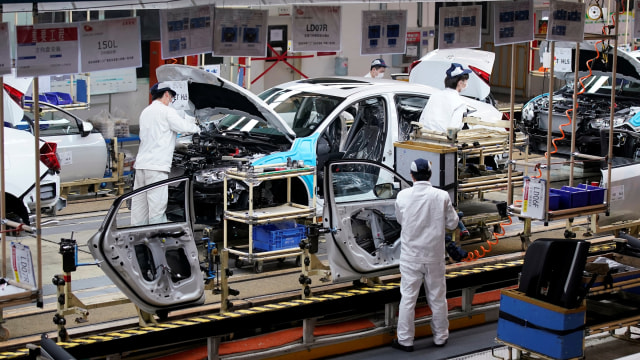 Suasana Pabrik Otomotif di Wuhan, China  Foto: REUTERS/Aly Song