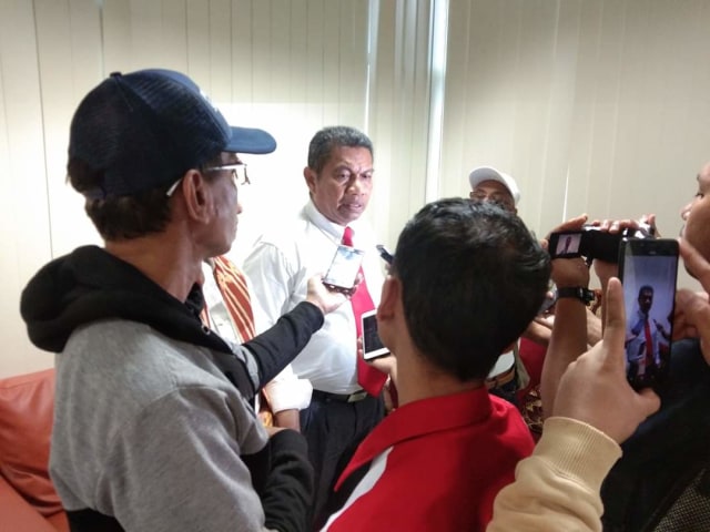 Kepala Dinas kesehatan Provinsi NTT, dr. Dominikus Minggu Mere saat diwawancarai wartawan beberapa waktu lalu. Foto: istimewa.