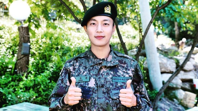 Doojoon Highlight usai jalani tugas wamil. Foto: Instagram/@beeeestdjdjdj