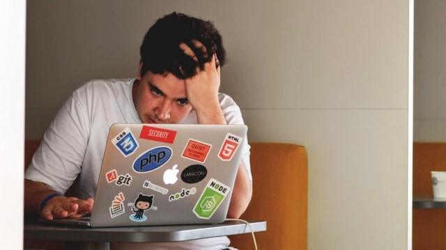 Ilustrasi stres lupa password. Foto: Unsplash