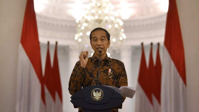 Jokowi sedang menyampaikan kebijakan terkait Wabah Covid-19 (Sumber foto: kumparan.com)