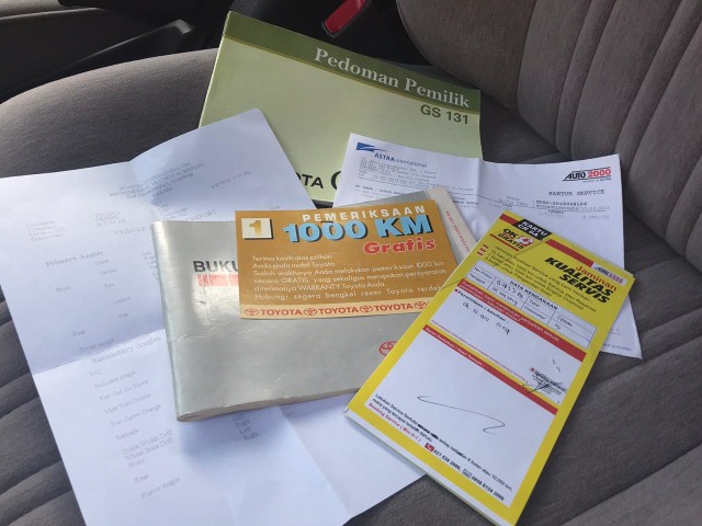 Buku manual dan buku servis Toyota Crown Super Saloon 3.0. Foto: dok. Car-a-Holic-Garage