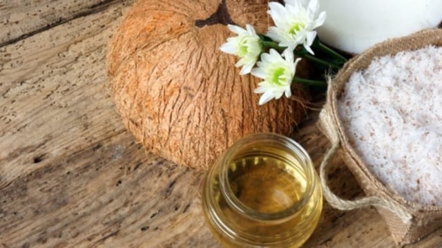 Ilustrasi minyak kelapa. Foto: Thinkstock