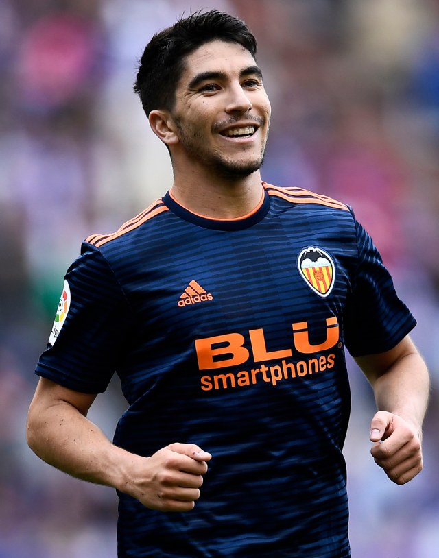 Carlos Soler ingin bertahan di Valencia sampai pensiun. Foto: AFP/Oscar Del Pozo