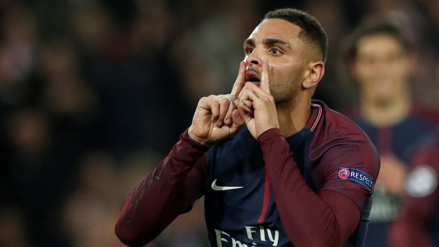 Kurzawa, pemain yang kini jadi incaran Juventus, merayakan hat-trick. (Foto: Reuters/Benoit Tissier)