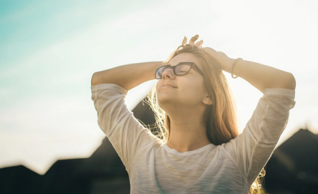 Cara untuk berhenti memperdulikan pikiran dan omongan orang lain | Photo by Pexels/Radu Florin