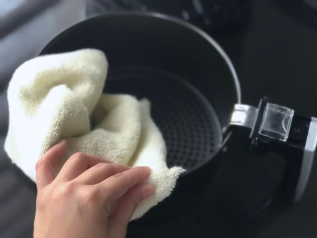 Ilustrasi Cara Membersihkan Air Fryer. Foto: dok.shutterstock