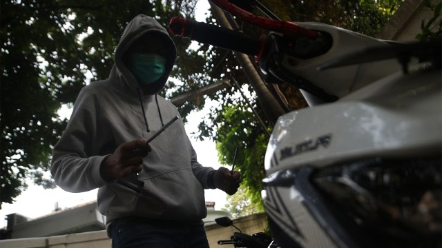 Ilustrasi Pencurian motor. Foto: Aditia Noviansyah/kumparan