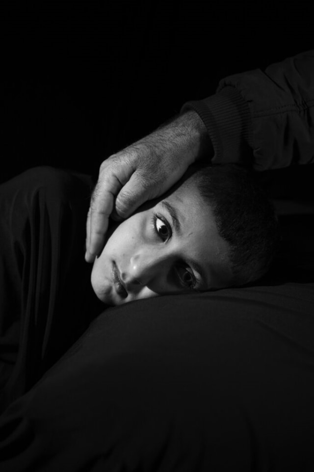 Rezan (11), seorang anak yang diculik oleh ISIS pada 2014 dan dibebaskan pada awal 2019, di Kamp Khanke IDP di Dohuk, Kurdistan Irak, Sabtu (20/4/2019). Foto: Adam Ferguson for The New York Times, World Press Photo via AP