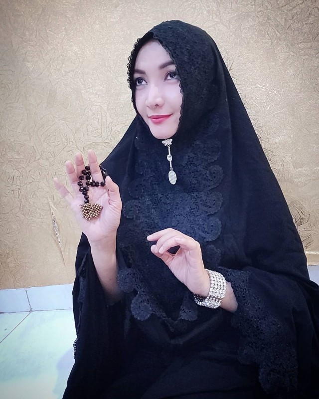 Roro Fitria. Foto: Instagram @roro.fitria1989.