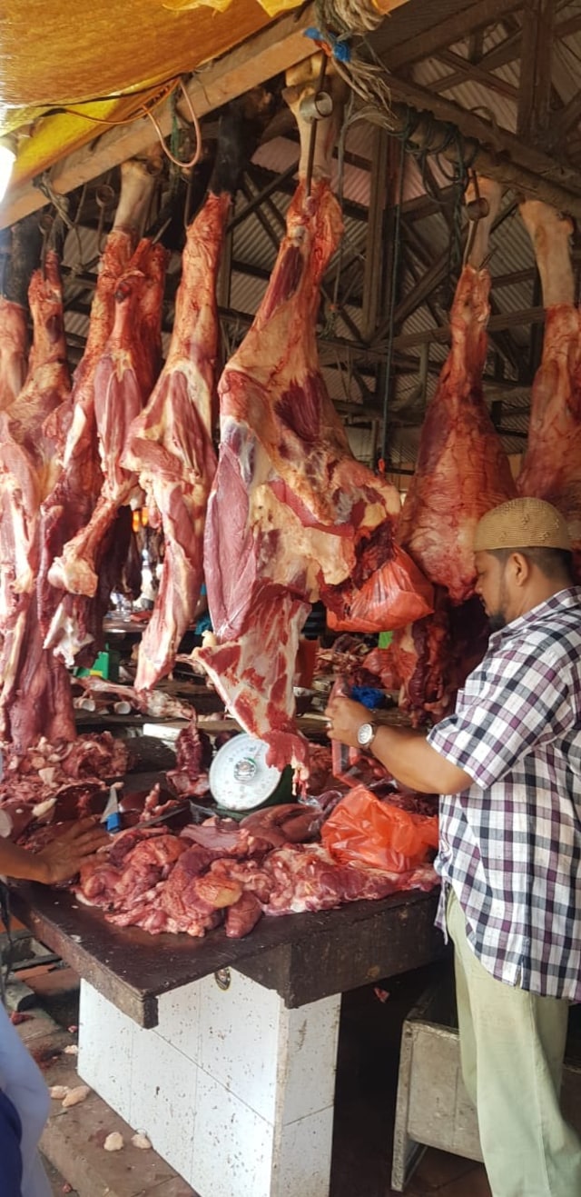 Pedagang daging meugang di sejumlah pasar tradisional di Banda Aceh dan Aceh Besar. Foto: Zuhri Noviandi/kumparan
