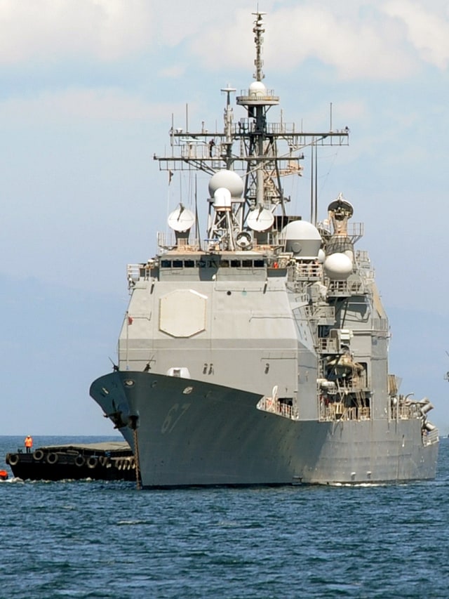 Kapal USS Bunker Hill. Foto: AFP/JAY DIRECTO
