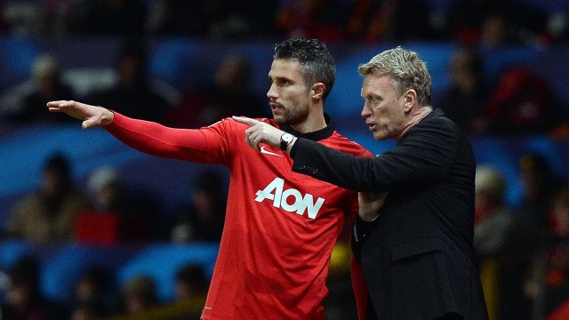 David Moyes (kanan) dan Robin van Persie. Foto: AFP/ANDREW YATES 