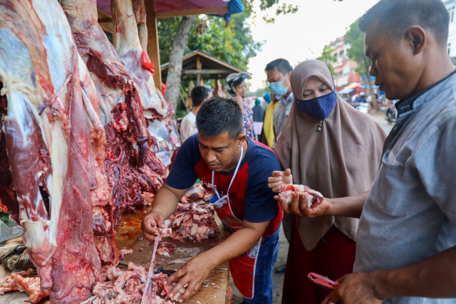 Pasar daging meugang di Beurawe, Banda Aceh. Foto: Suparta/acehkini