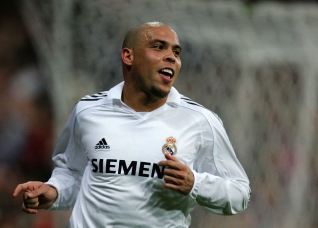 Ronaldo de Lima kala berjersi Real Madrid. Foto: Getty Images