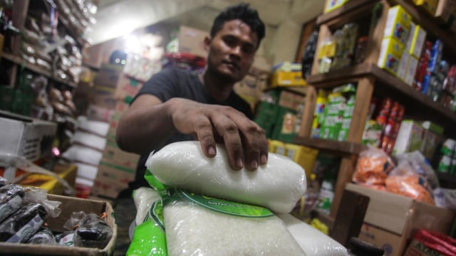 Ilustrasi pedagang sembako. Foto: ANTARA FOTO / Makna Zaezar