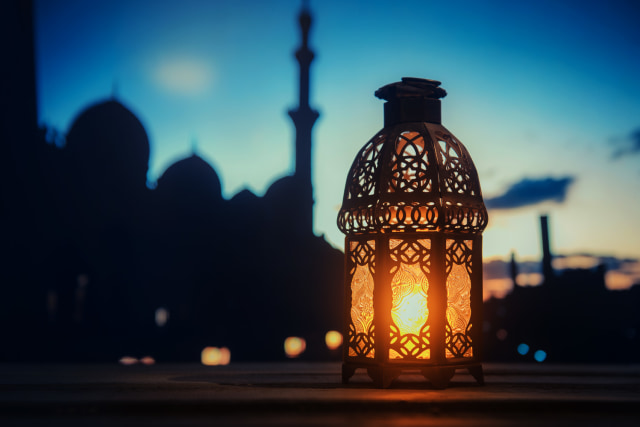 Ilustrasi suasana Ramadhan. Sumber: AsianInspirations.