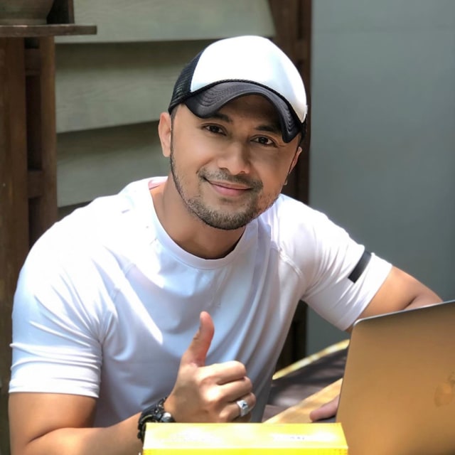 Pesinetron sekaligus Wakil Bupati Bandung Barat, Hengky Kurniawan. Foto: Instagram @hengkykurniawan.