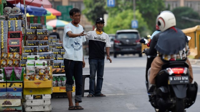 Ilsutrasi berjualan. Foto: ANTARA FOTO/Puspa Perwitasari