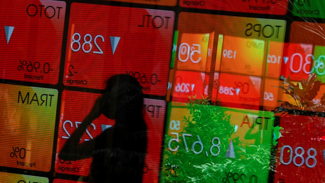 Ilustrasi pergerakan saham. Foto: ANTARA FOTO/Puspa Perwitasari