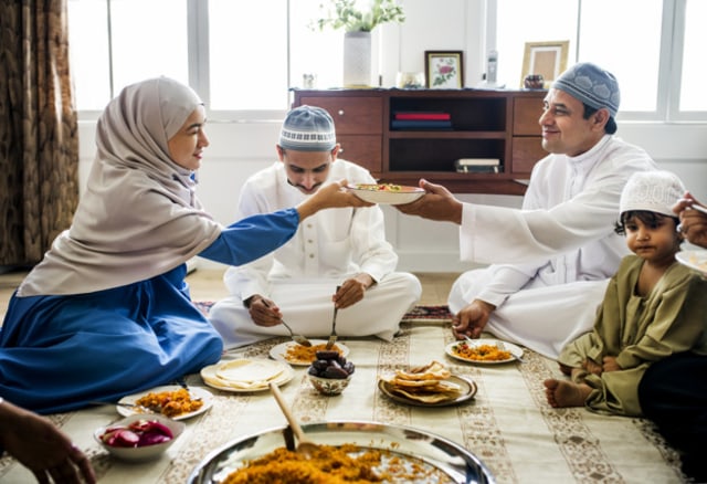Ilustrasi berbuka puasa. Foto: Freepik