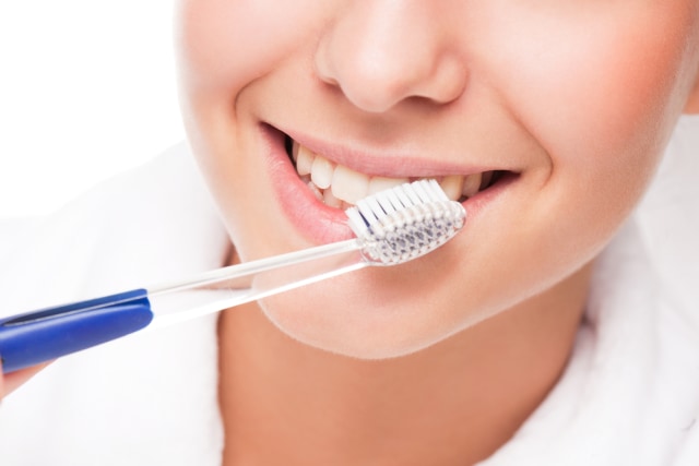 Gosok gigi saat puasa. Foto: Shutterstock