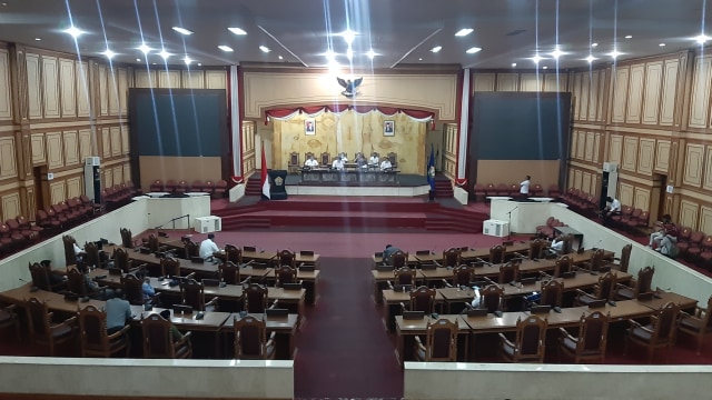 Rapat Paripurna DPRD Sultra bahas kedatangan 500 TKA China. Foto: Wiwid Abid Abadi/kendarinesia