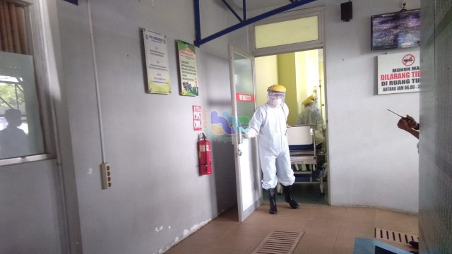 Ilustrasi: Simulasi penanganan pasien virus corona di RSUD dokter Sosodoro Djatikoesoemo Bojonegoro. Jumat (06/03/2020) lalu.